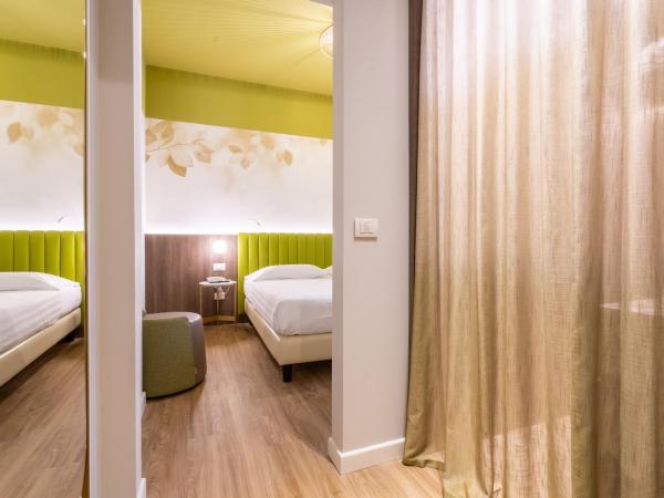 Hotel Regina Elena 57 & Oro Bianco SPA : photo 10 de la chambre chambre familiale supérieure