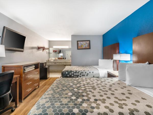 Econo Lodge Inn & Suites I-64 & US 13 : photo 6 de la chambre chambre double avec 2 lits doubles - fumeurs