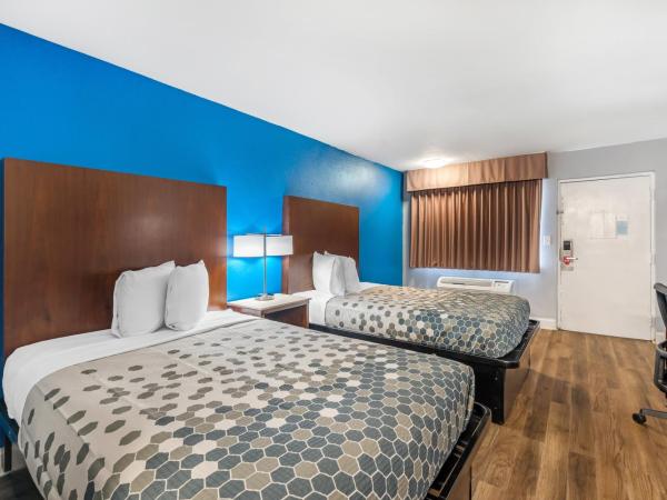 Econo Lodge Inn & Suites I-64 & US 13 : photo 7 de la chambre chambre double avec 2 lits doubles - fumeurs