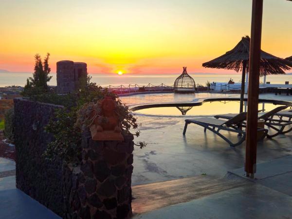 Thea Luxury Resort : photo 7 de la chambre studio standard avec vue sur mer et piscine