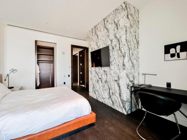 StripViewSuites Penthouse : photo 9 de la chambre elite two bedroom penthouse with panoramic balcony & pool table