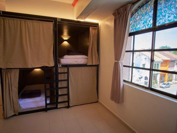 Some Place Else : photo 4 de la chambre lit simple dans dortoir mixte