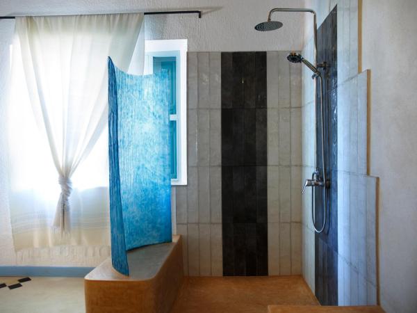 Riad Tamayourt Ocean View & piscine chauffée à 30 : photo 2 de la chambre chambre double deluxe - vue sur mer