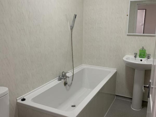 Tropics Beach Hotel : photo 3 de la chambre chambre lit king-size standard