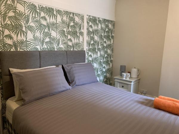 Tropics Beach Hotel : photo 2 de la chambre chambre lit king-size standard