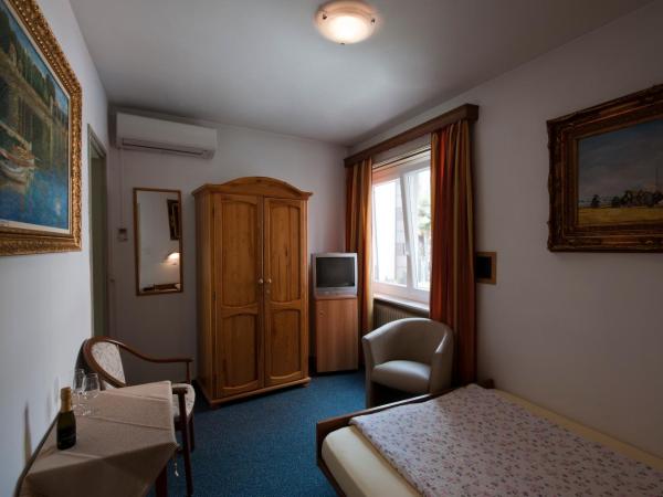 Hotel Dischma : photo 2 de la chambre chambre simple avec balcon