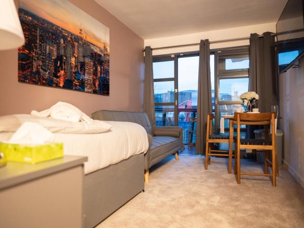 Digbeth Aparthotel : photo 1 de la chambre appartement avec balcon