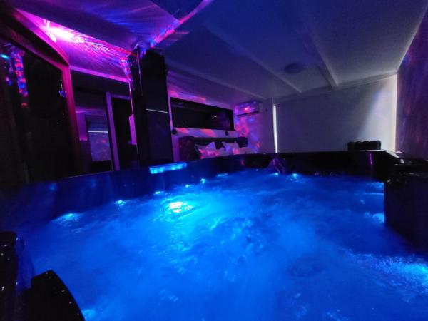 Villa Rasoa : photo 1 de la chambre chambre lit king-size - vue sur jardin