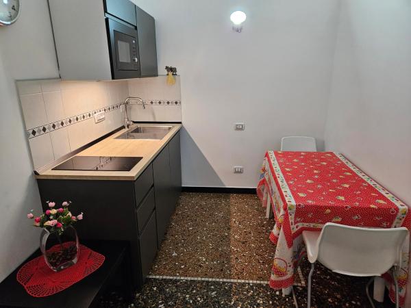 House LeoMar di Sara : photo 7 de la chambre chambre double avec salle de bains privative