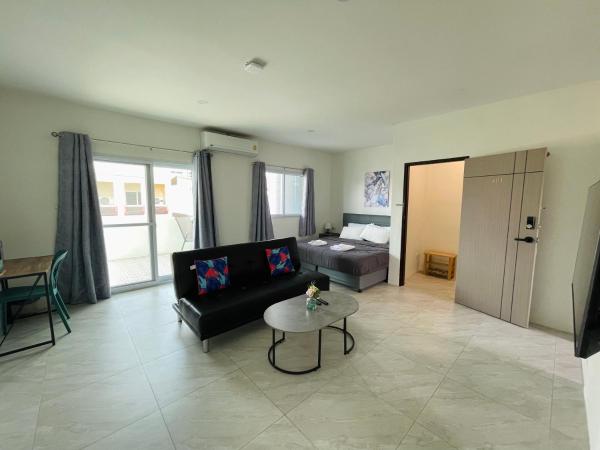 Blue whale Hostel & Café : photo 1 de la chambre chambre double avec terrasse