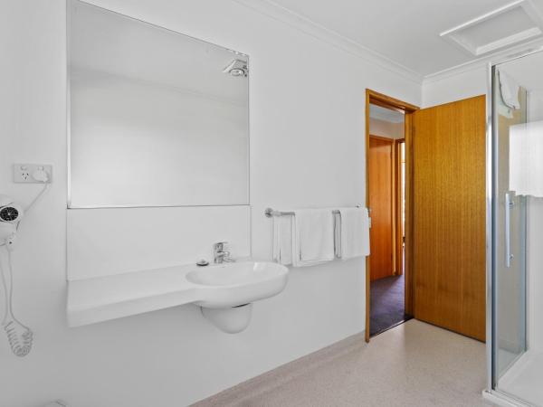 Riverfront Motel & Villas : photo 8 de la chambre two bedroom villa with en-suite