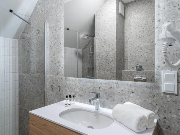 Rezydencja Merwede Aparthotel - My Rest : photo 7 de la chambre appartement 2 chambres avec balcon et vue sur la mer