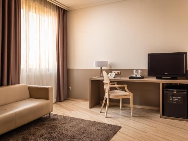 Hotel SB Ciutat Tarragona : photo 2 de la chambre chambre familiale (4 adultes)