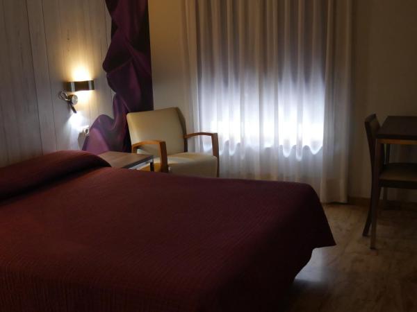 Hostal 4C Cuatro Caminos : photo 1 de la chambre chambre double