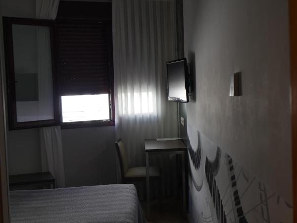 Hostal 4C Cuatro Caminos : photo 8 de la chambre chambre double