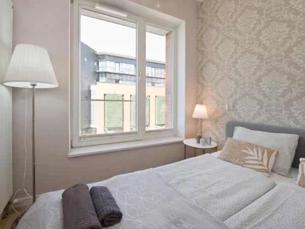 YOURAPART Rajska City Centre : photo 9 de la chambre chambre familiale