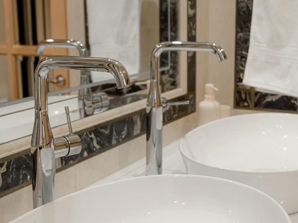 Les Amoureux de la Tour Eiffel : photo 3 de la chambre studio lit king-size deluxe