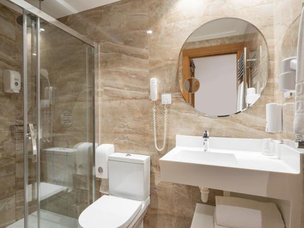 Hotel Praza Quintana : photo 4 de la chambre chambre double avec lit d'appoint