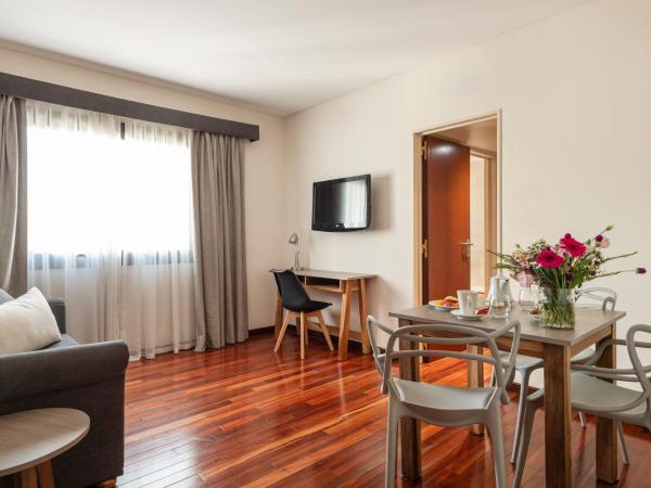 Argenta Tower Hotel & Suites : photo 2 de la chambre suite exécutive