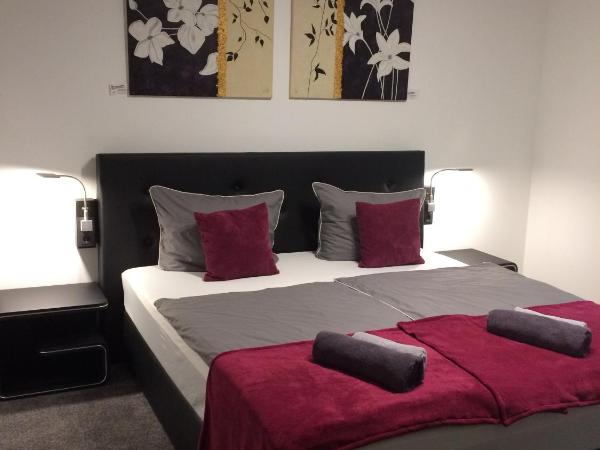 Haus Gerry : photo 3 de la chambre chambre double avec salle de bains privative