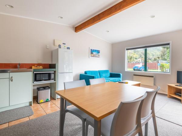 Blue Lake TOP 10 Holiday Park : photo 4 de la chambre chalet 2 chambres avec kitchenette