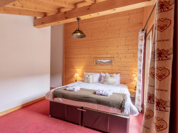 Savoy Morzine : photo 2 de la chambre chambre double ou lits jumeaux avec salle de bains