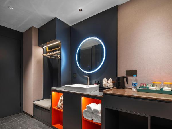 R ROYALSS HOTE Qujiang Dayan Pagoda : photo 1 de la chambre chambre double deluxe