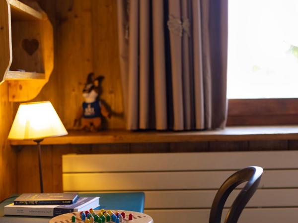 Hôtel Courcheneige : photo 5 de la chambre chambre familiale supérieure