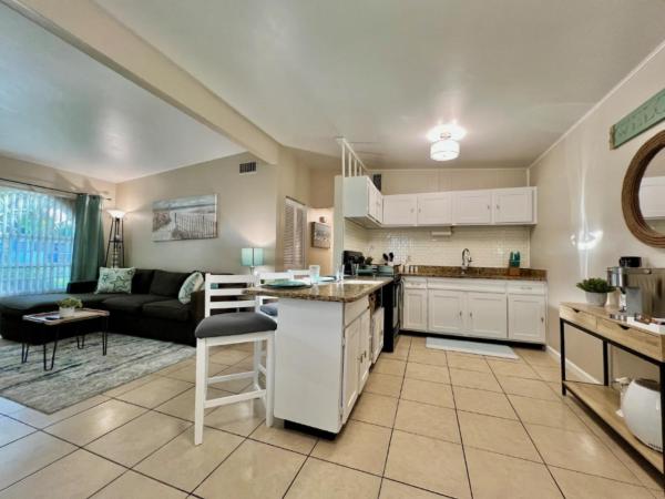 Restful Sleep - Close to TPA : photo 5 de la chambre maison 3 chambres