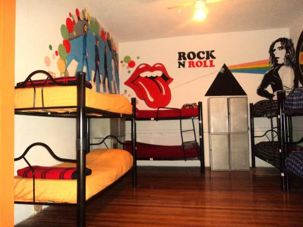 Play Hostel Soho : photo 3 de la chambre lit dans dortoir mixte de 8 lits 