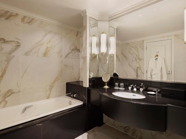 The Westin Tokyo : photo 4 de la chambre chambre deluxe 2 lits doubles - vue sur ville et tour de tokyo