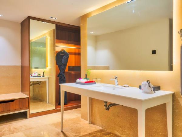 Grand Chennai by GRT Hotels : photo 7 de la chambre suite de luxe avec transferts aller-retour pour l'aéroport