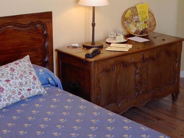 Hôtel Du Théâtre Centre Historique - Parking Souterrain Gratuit : photo 8 de la chambre chambre double ou lits jumeaux supérieure