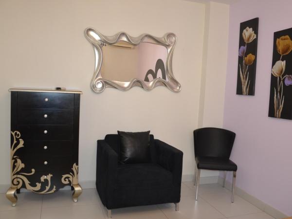 Hostal Mont Royal : photo 9 de la chambre chambre double ou lits jumeaux