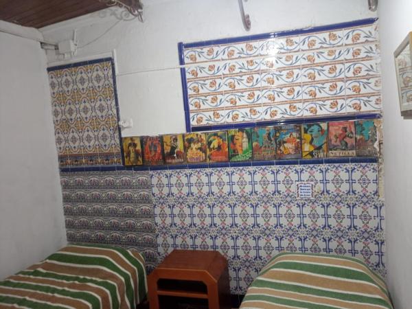 Pensión Santa María la Blanca : photo 6 de la chambre chambre lits jumeaux avec salle de bains commune
