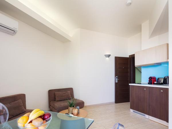 Steris Elegant Beach Hotel & Apartments : photo 1 de la chambre appartement exécutif - vue sur mer