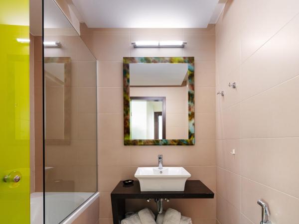 Steris Elegant Beach Hotel & Apartments : photo 6 de la chambre studio - vue partielle sur mer