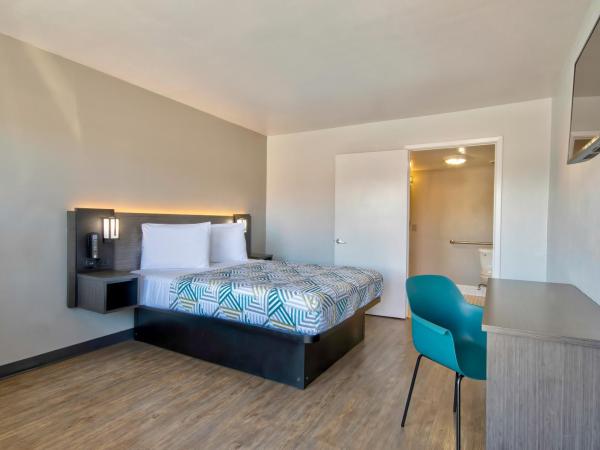 Motel 6-Albuquerque, NM - Carlisle : photo 10 de la chambre chambre double - accessible aux personnes à mobilité réduite 