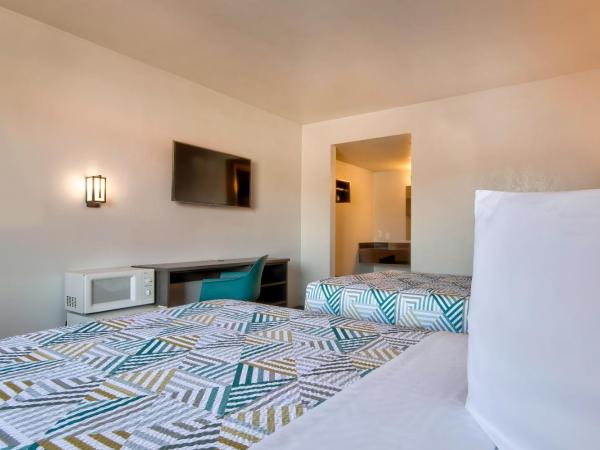 Motel 6-Albuquerque, NM - Carlisle : photo 8 de la chambre chambre quadruple