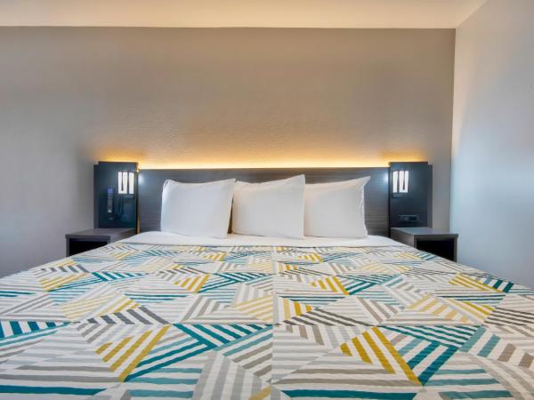Motel 6-Albuquerque, NM - Carlisle : photo 3 de la chambre chambre lit king-size deluxe