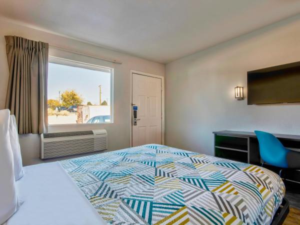Motel 6-Albuquerque, NM - Carlisle : photo 7 de la chambre chambre lit queen-size 
