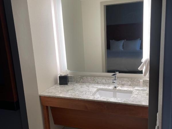 Hyatt Place Colorado Springs Garden Of The Gods : photo 4 de la chambre king room with sofa bed and accessible tub