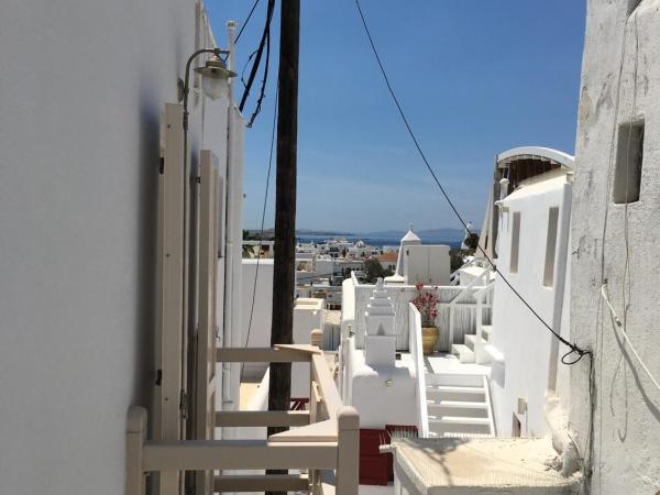 Ioanna's House : photo 7 de la chambre chambre triple confort avec balcon - vue latérale sur mer