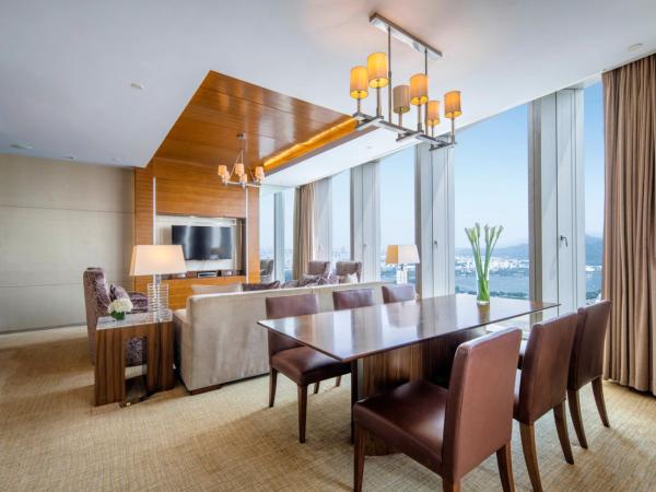InterContinental Nanjing, an IHG Hotel : photo 1 de la chambre one-bedroom dining suite with lake view