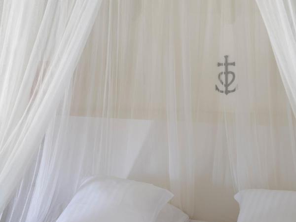 Les Bains Gardians : photo 2 de la chambre chambre double de luxe - cabane de gardian