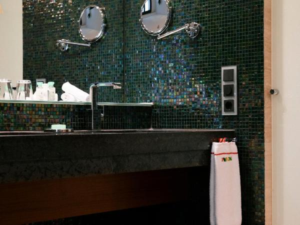 Avalon Hotel : photo 6 de la chambre chambre double supérieure avec baignoire