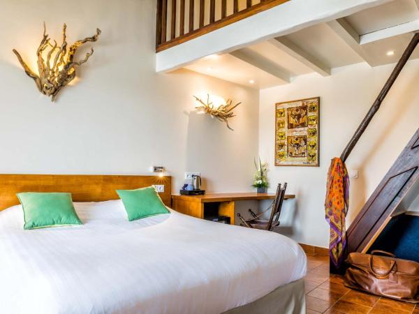 Les Bains Gardians : photo 4 de la chambre chambre familiale - massouscles