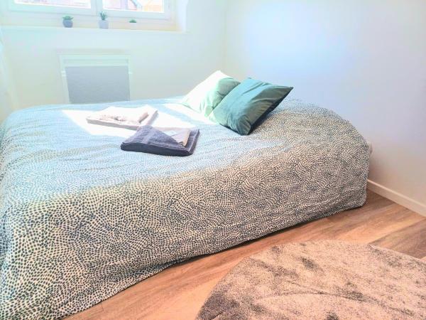 La Belle Thil - Proche Aéroport - Chambres Individuels : photo 4 de la chambre chambre quadruple