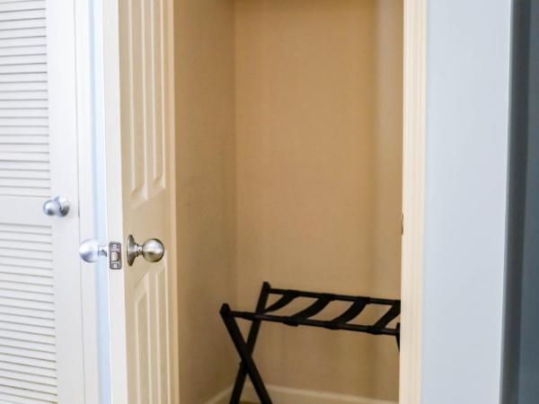 Waterway Villa! 1950sqft, End Unit, Ground Floor, Huge Pool! : photo 3 de la chambre villa 2 chambres :