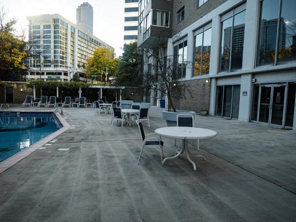 Perfect DTWN 2 Bed Condo with Cali King Bed and Gym : photo 5 de la chambre appartement 2 chambres